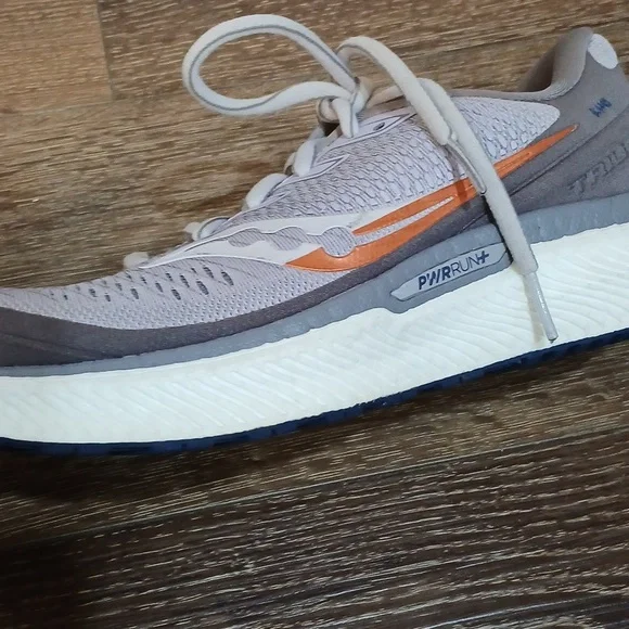 Saucony Triumph 18 Tennis Shoes Womens Size 8.5 - Picture 7 of 9